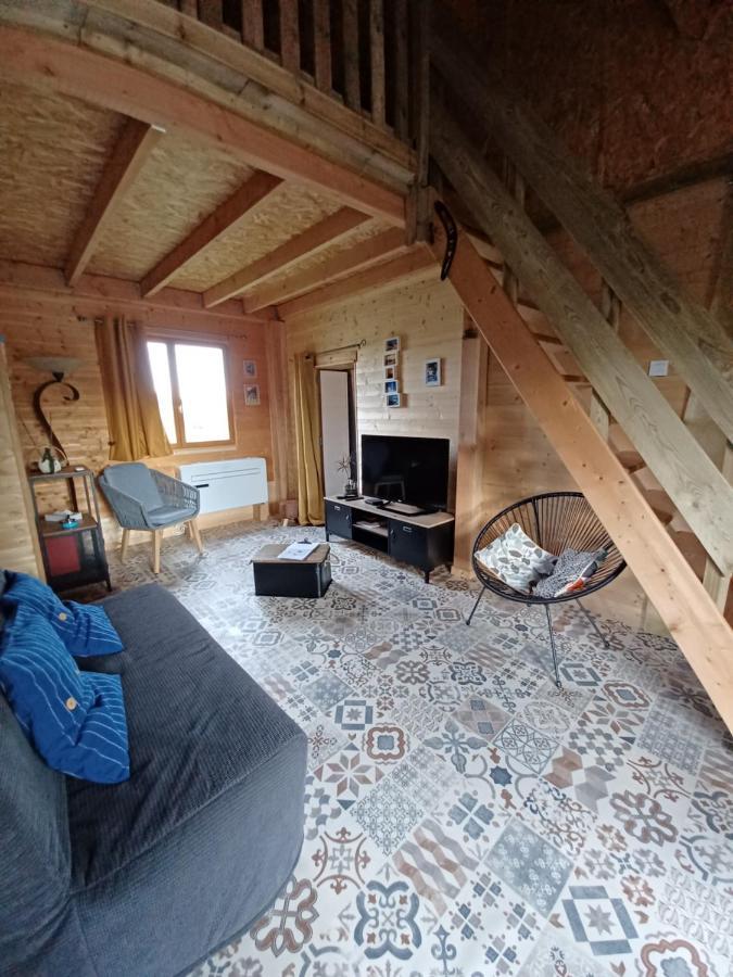 Chalet chaleureux avec parking garage motos, vélos La Chapelle-aux-Chasses Exterior foto